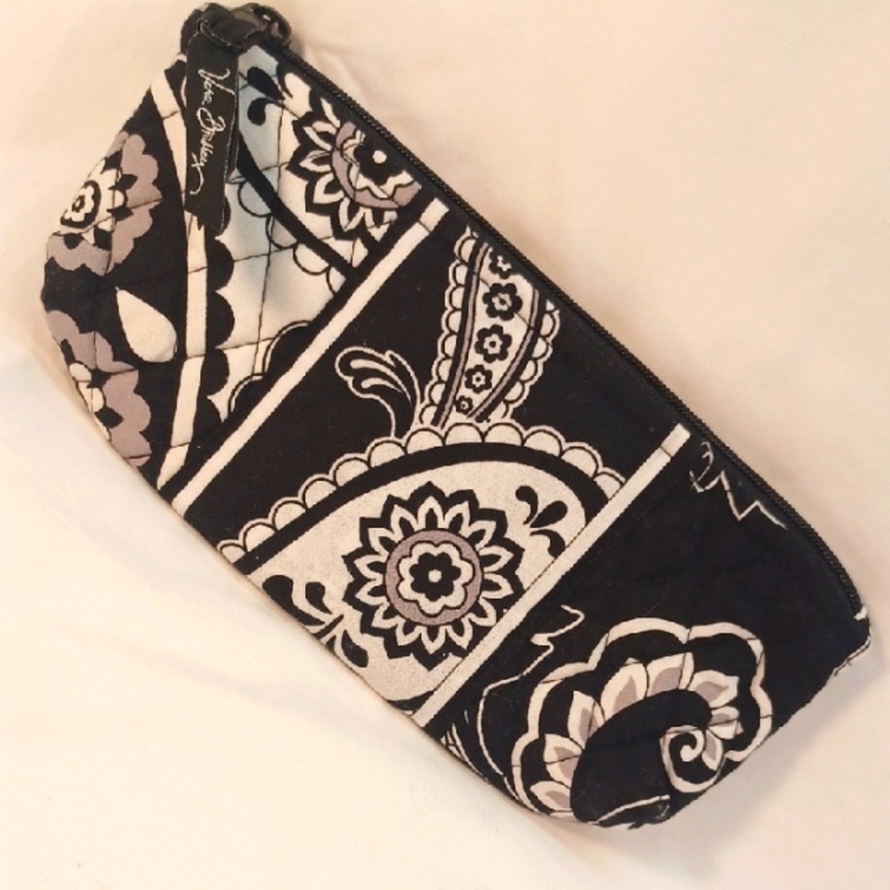 Vera Bradley in Midnight Paisley. Nine Inch Lined Zippered Pouch.